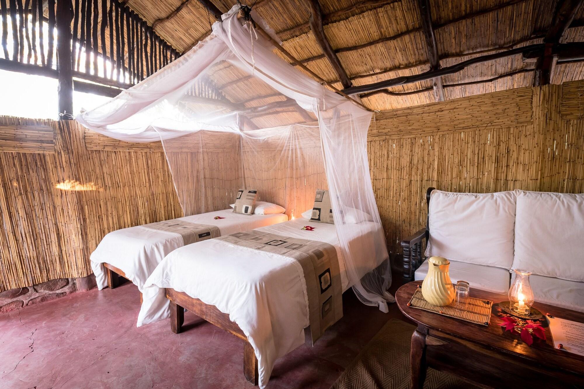 Taita Falcon Lodge Mukuni Extérieur photo