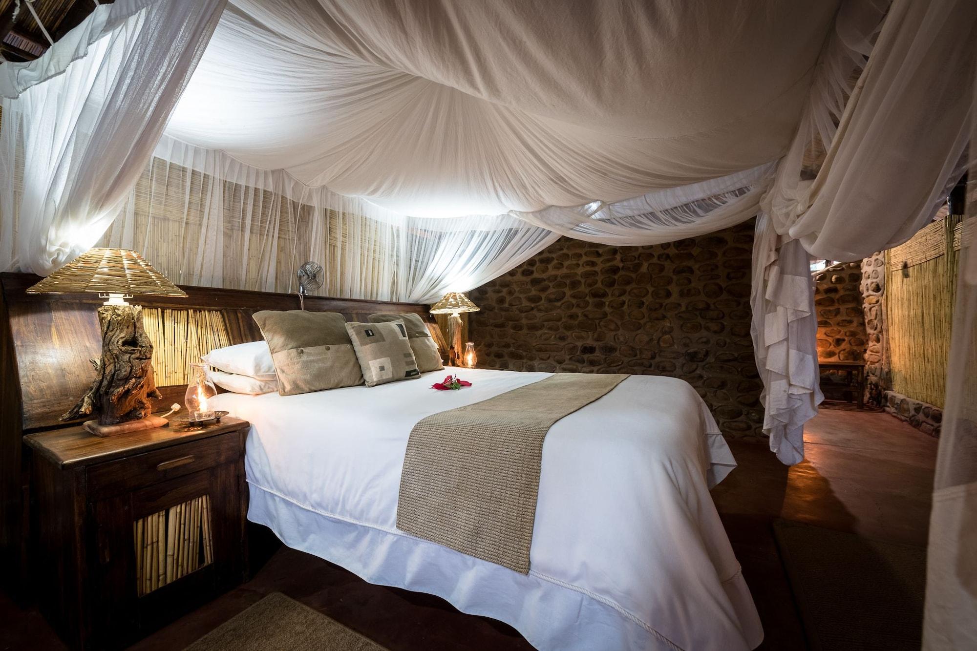 Taita Falcon Lodge Mukuni Extérieur photo